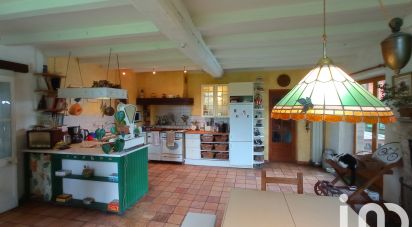 Country house 12 rooms of 300 m² in Lussant (17430)