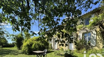 Country house 12 rooms of 300 m² in Lussant (17430)