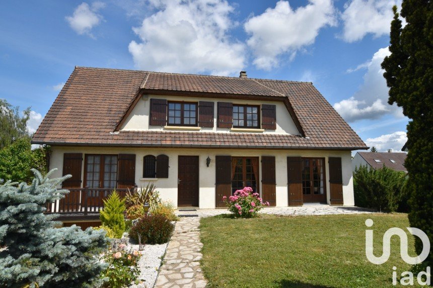 House 9 rooms of 160 m² in Bondoufle (91070)