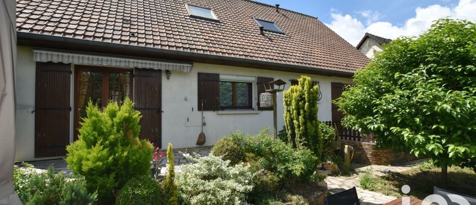 House 9 rooms of 160 m² in Bondoufle (91070)