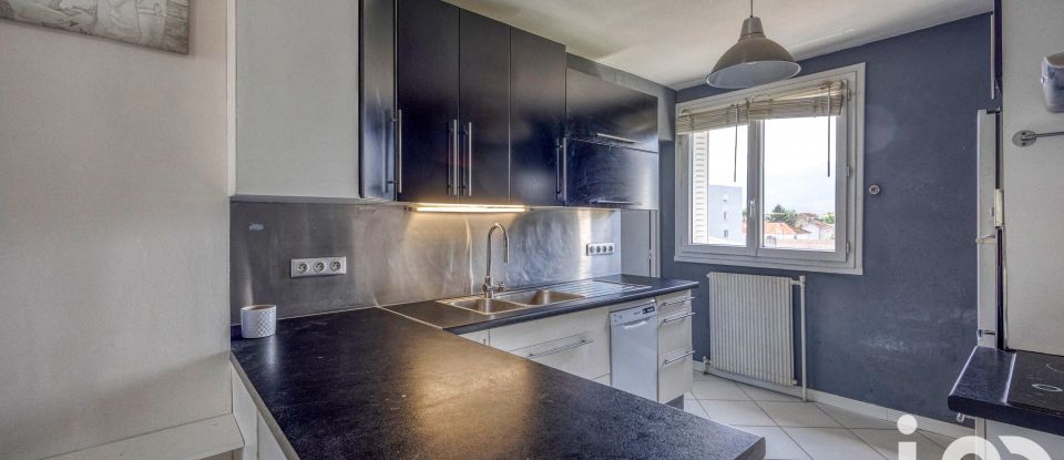 Appartement 4 pièces de 68 m² à Saint-Martin-d'Hères (38400)