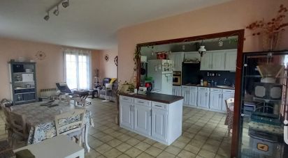 Traditional house 5 rooms of 96 m² in Châteaubernard (16100)