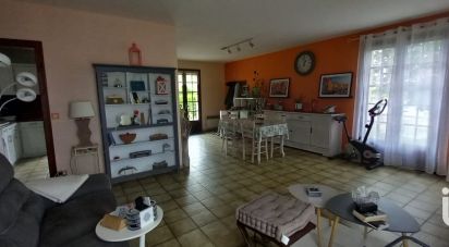 Traditional house 5 rooms of 96 m² in Cognac (16100)