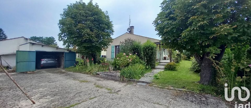 Traditional house 5 rooms of 96 m² in Châteaubernard (16100)