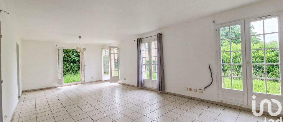 Maison traditionnelle 5 pièces de 113 m² à Marolles-en-Brie (94440)