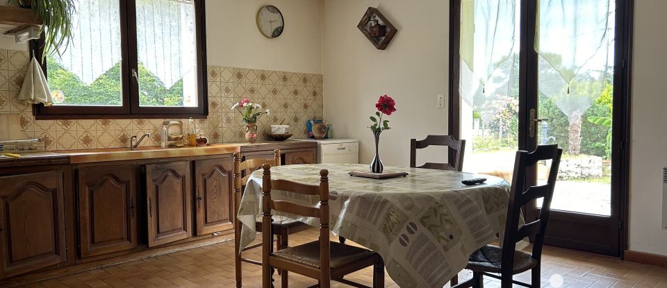 Traditional house 4 rooms of 164 m² in Moulin-Neuf (24700)