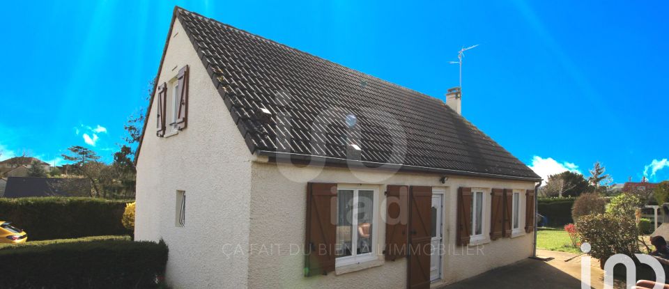 Maison traditionnelle 6 pièces de 100 m² à Ézy-sur-Eure (27530)