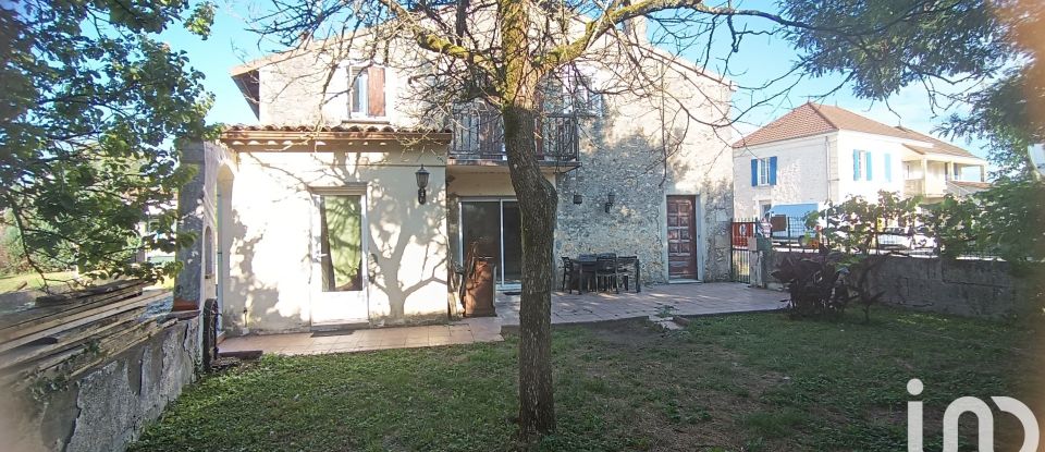 Town house 7 rooms of 148 m² in Montendre (17130)