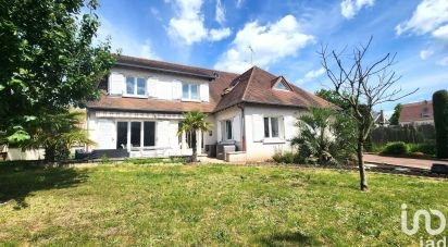 Maison 8 pièces de 215 m² à Leuville-sur-Orge (91310)