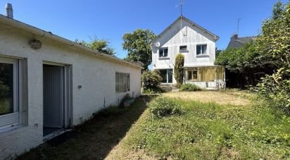 House 8 rooms of 162 m² in Saint-Herblain (44800)