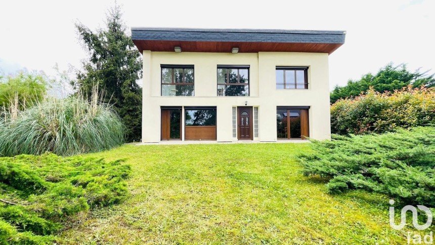 Maison 8 pièces de 183 m² à Linas (91310)