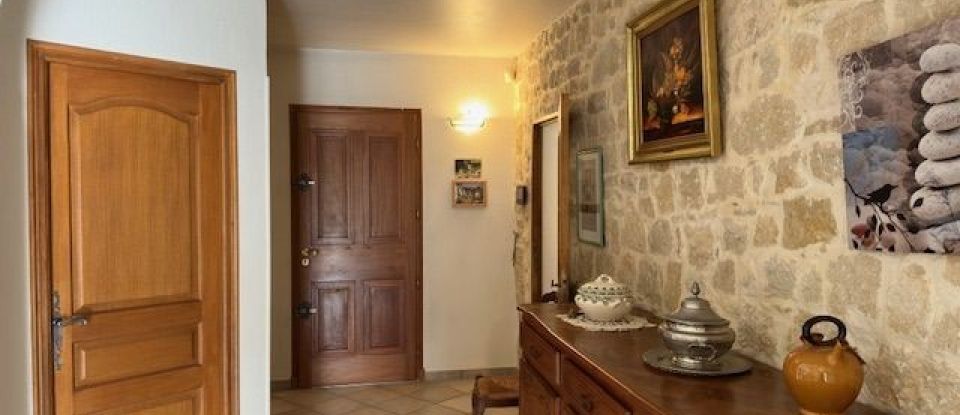 House 4 rooms of 160 m² in Pernes-les-Fontaines (84210)