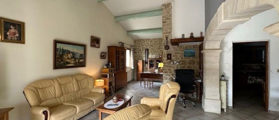 House 4 rooms of 160 m² in Pernes-les-Fontaines (84210)