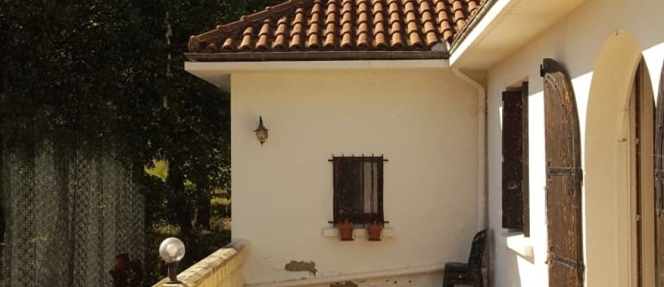 Traditional house 5 rooms of 118 m² in Millau (12100)