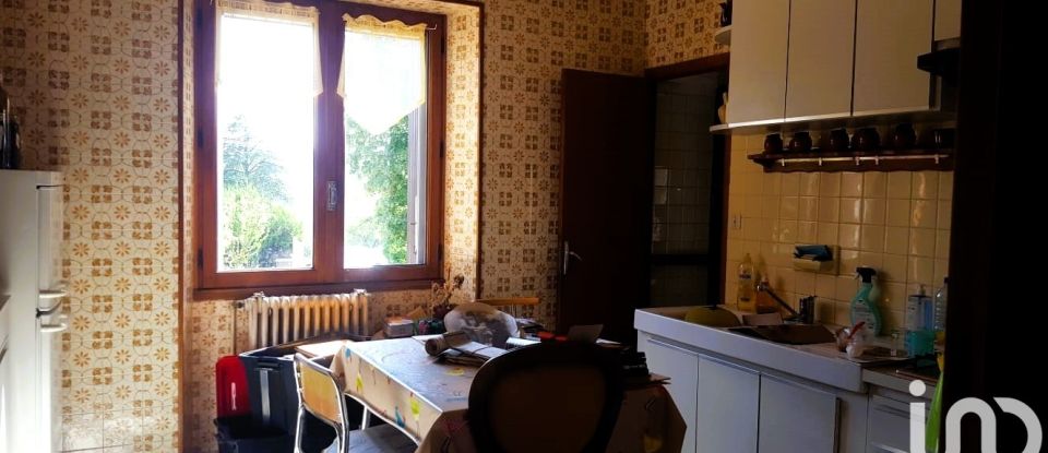 Traditional house 5 rooms of 118 m² in Millau (12100)