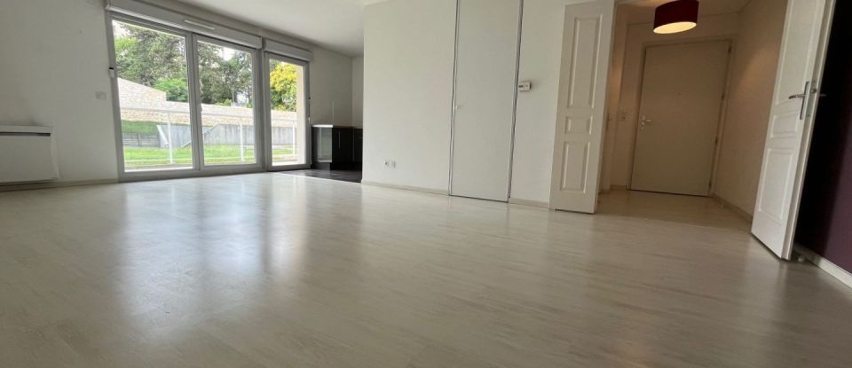 Apartment 2 rooms of 67 m² in Reims (51100)