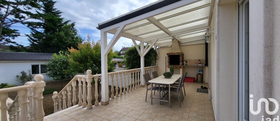 House 7 rooms of 225 m² in Gournay-sur-Marne (93460)