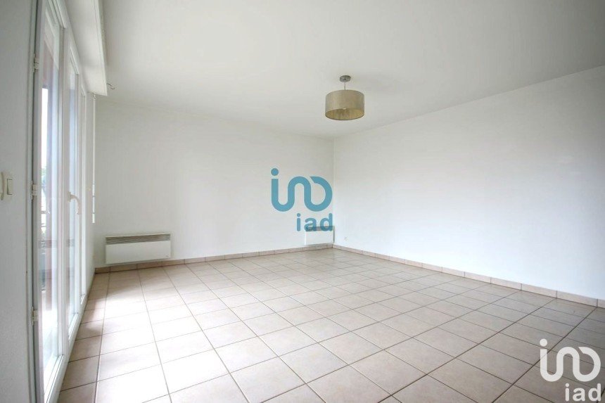 Apartment 3 rooms of 67 m² in Boucau (64340)