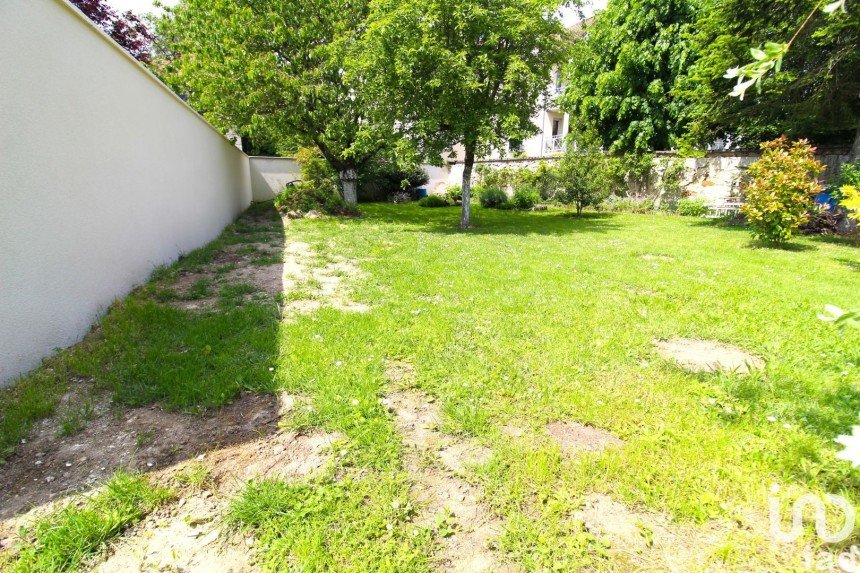 Land of 401 m² in Ballainvilliers (91160)