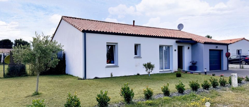 Maison 4 pièces de 97 m² à Breuil-Barret (85120)