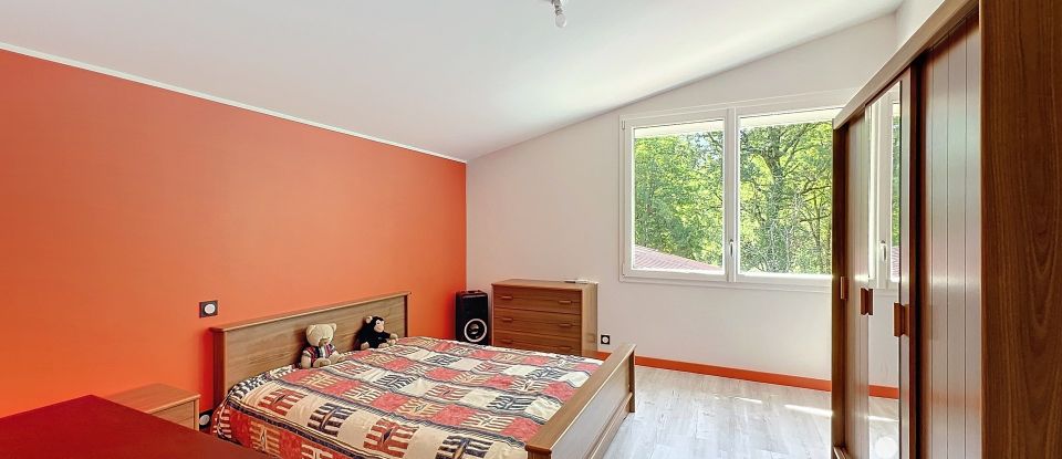 Maison 6 pièces de 152 m² à Saint-Affrique (12400)