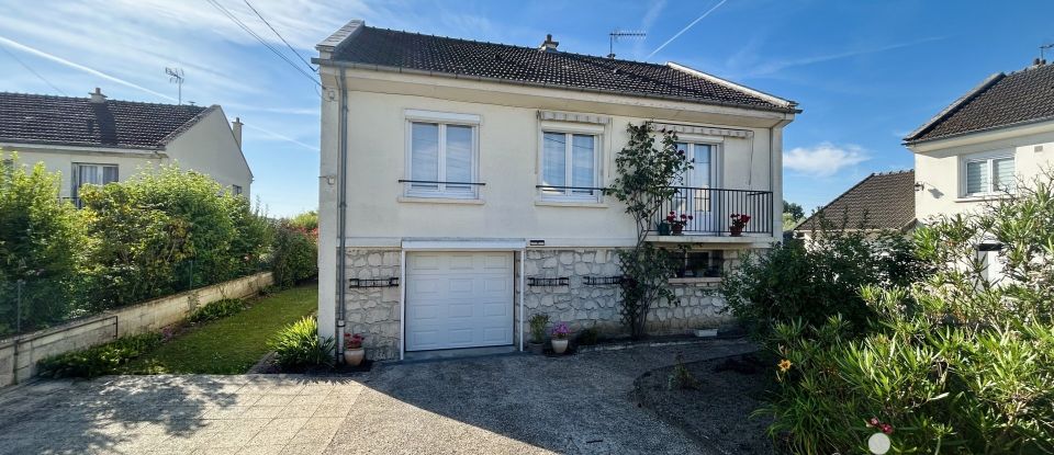 Maison 5 pièces de 106 m² à Crouy (02880)