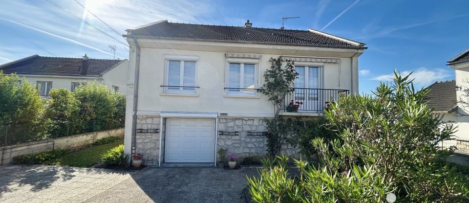 Maison 5 pièces de 106 m² à Crouy (02880)