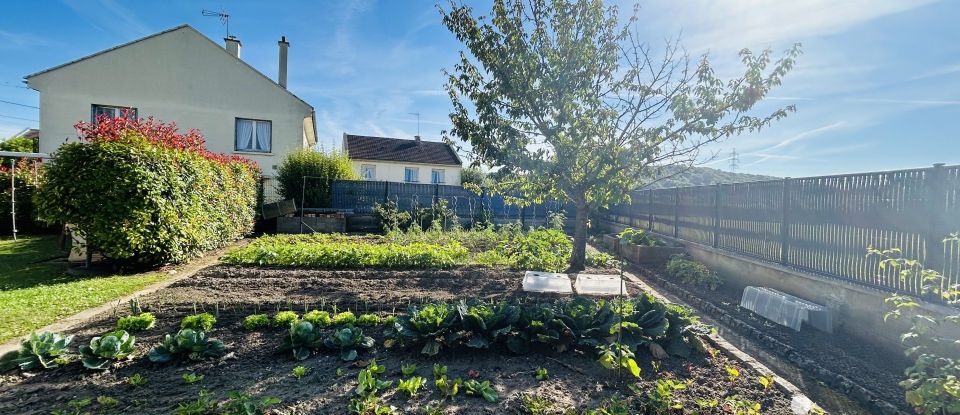 Maison 5 pièces de 106 m² à Crouy (02880)