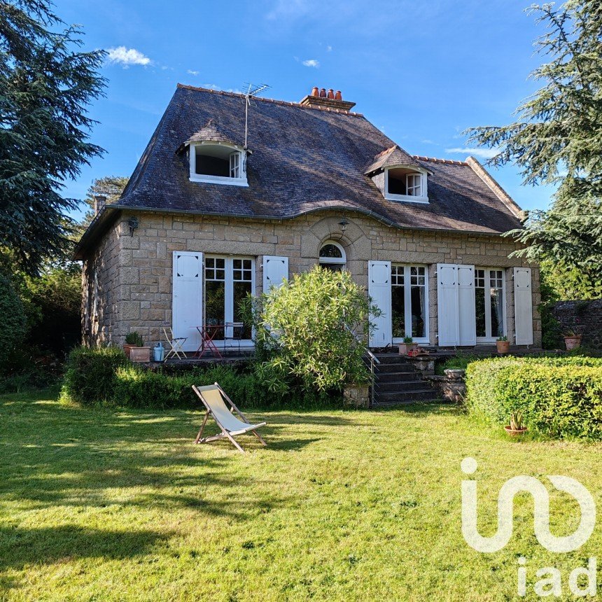 Traditional house 6 rooms of 137 m² in Dinard (35800)