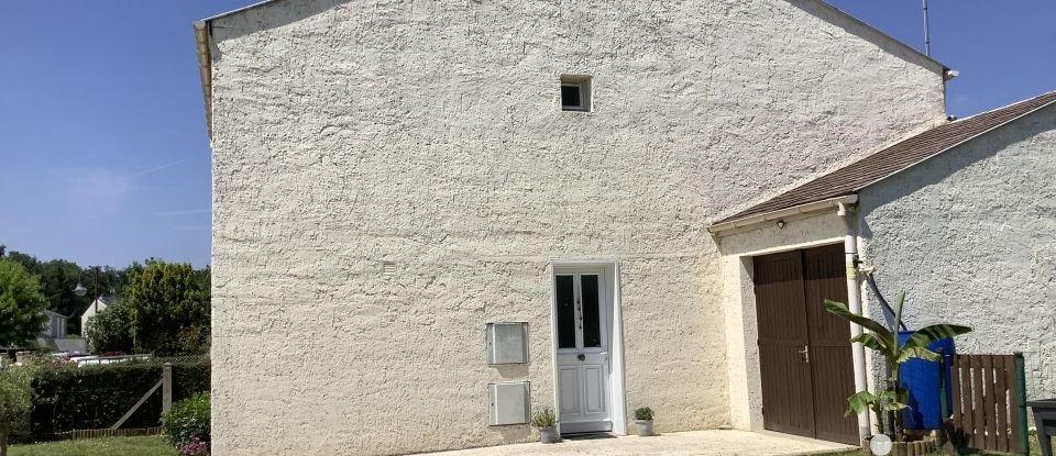 Traditional house 4 rooms of 98 m² in Saint-Pierre-lès-Nemours (77140)