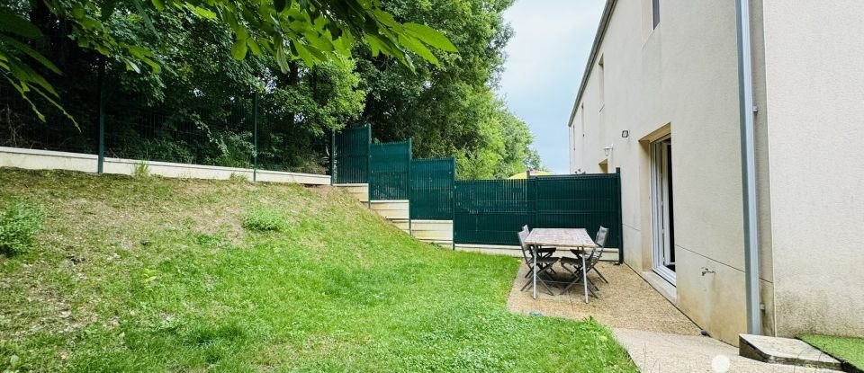 Maison 4 pièces de 70 m² à Ruelle-sur-Touvre (16600)