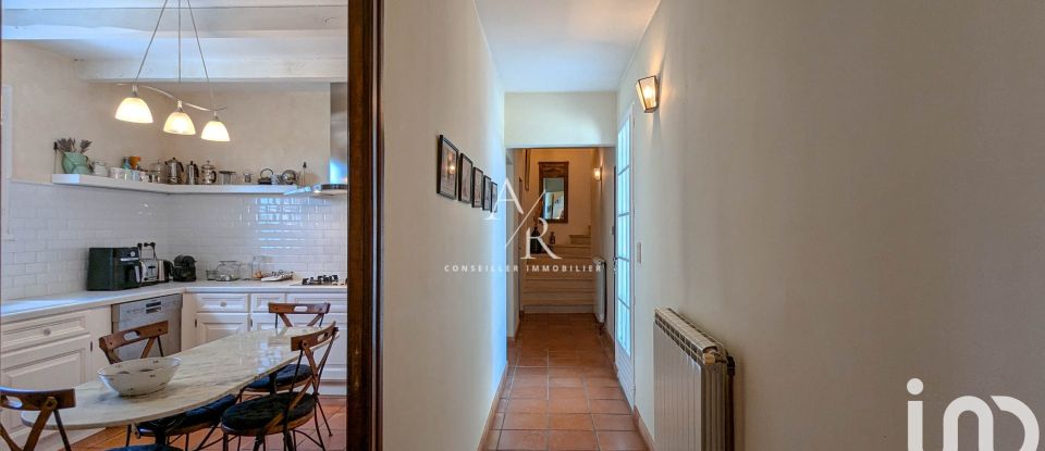 Traditional house 4 rooms of 126 m² in Arles (13200)