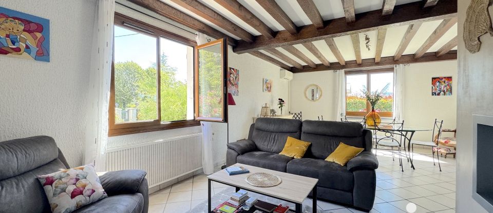 Maison traditionnelle 7 pièces de 170 m² à Rives (38140)