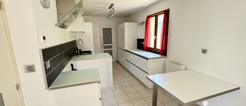 Maison 6 pièces de 118 m² à Chalautre-la-Grande (77171)