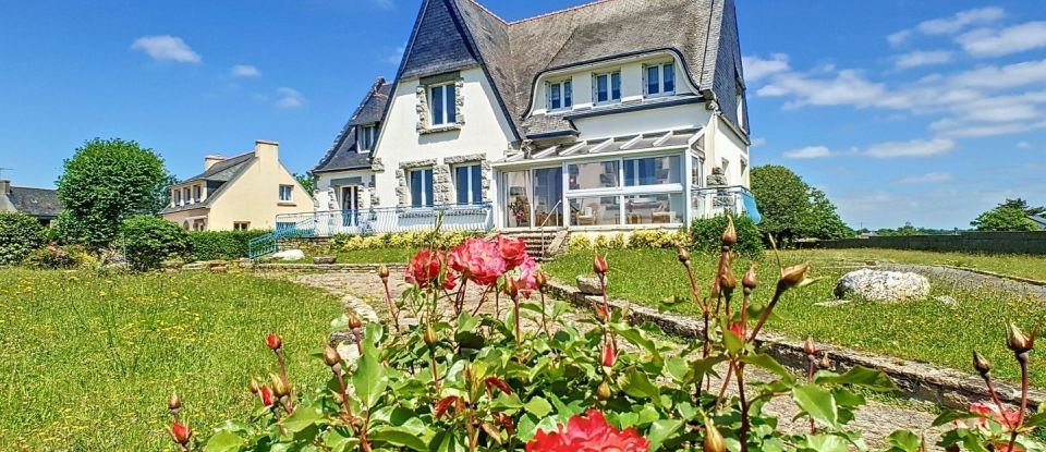 House 15 rooms of 255 m² in Plozévet (29710)