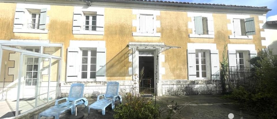 Maison 13 pièces de 514 m² à Germignac (17520)