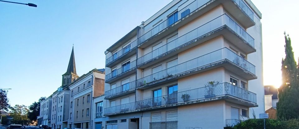 Apartment 4 rooms of 85 m² in Angers (49100)