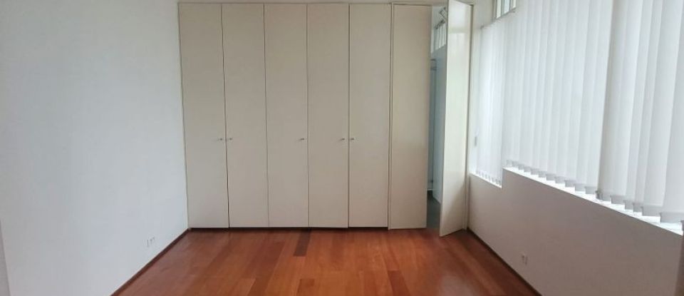 Appartement 5 pièces de 107 m² à Paris (75011)