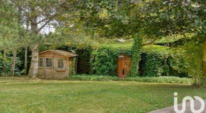 Traditional house 9 rooms of 243 m² in Villennes-sur-Seine (78670)