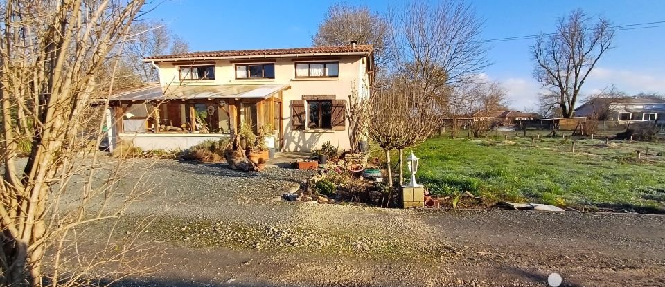 Maison 4 pièces de 90 m² à Lesparre-Médoc (33340)