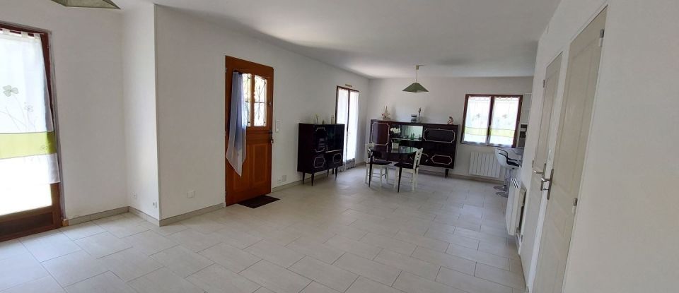 Maison 5 pièces de 90 m² à Génissac (33420)