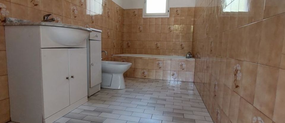 Maison 5 pièces de 90 m² à Génissac (33420)