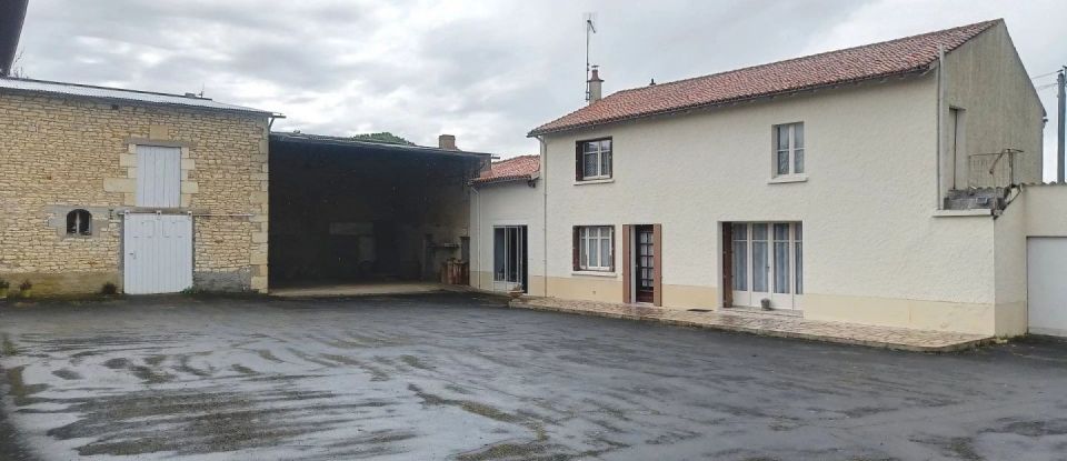 Maison 4 pièces de 84 m² à CHAMPIGNY-EN-ROCHEREAU (86170)