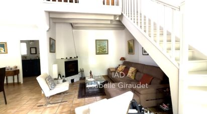 Traditional house 4 rooms of 131 m² in Six-Fours-les-Plages (83140)