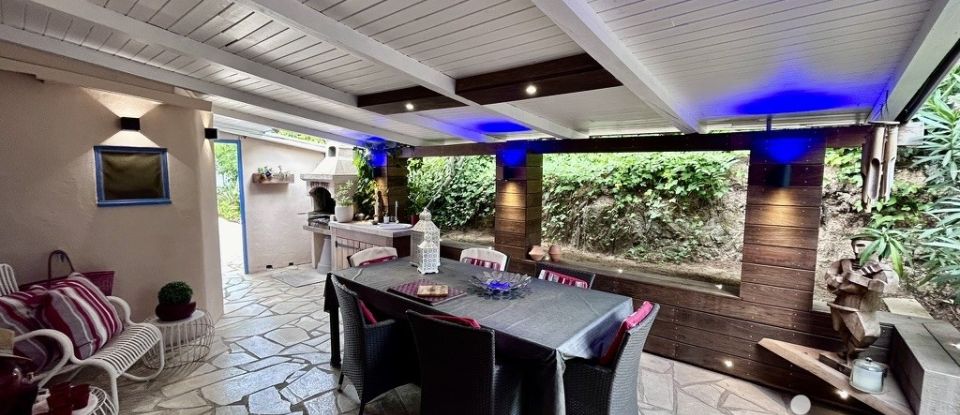 Traditional house 5 rooms of 134 m² in Sainte-Maxime (83120)