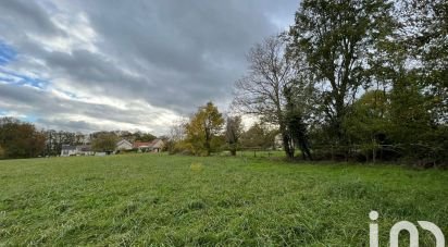 Land of 2,113 m² in Autouillet (78770)