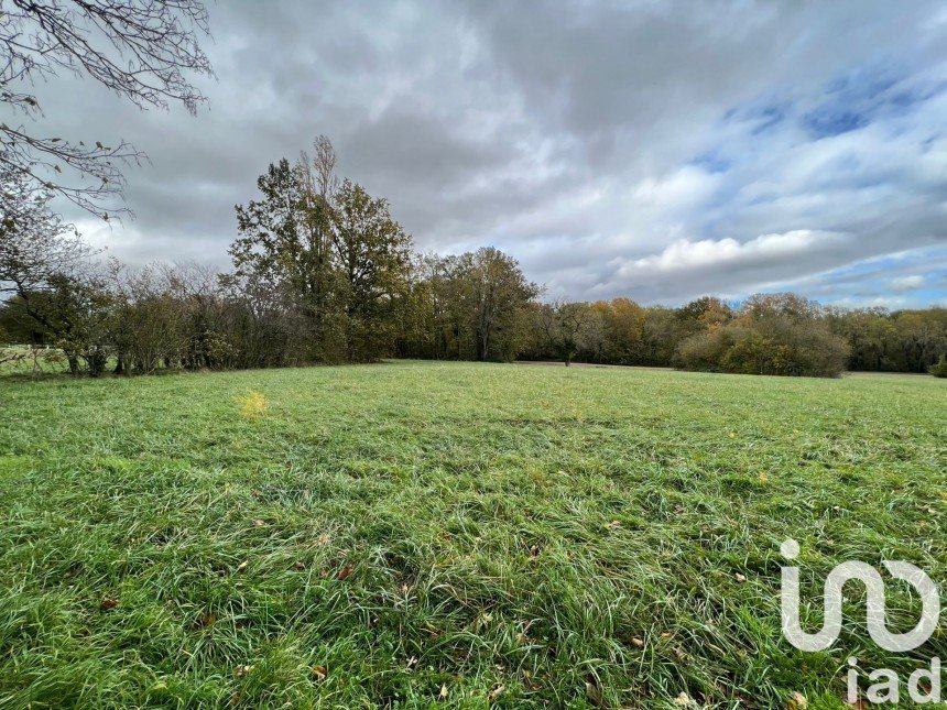 Terrain de 2 113 m² à Autouillet (78770)