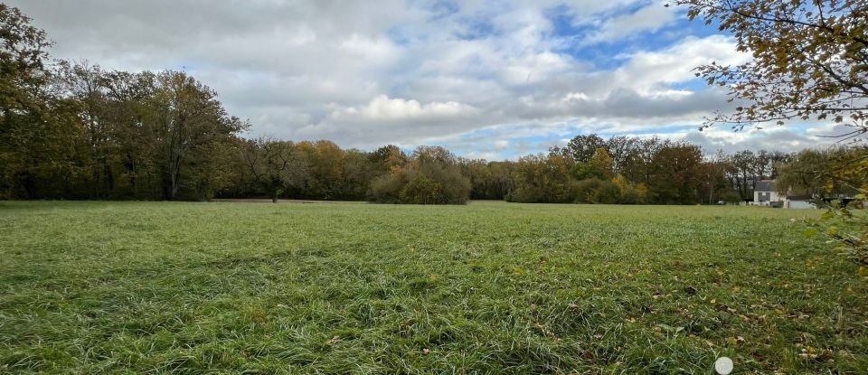 Land of 2,113 m² in Autouillet (78770)