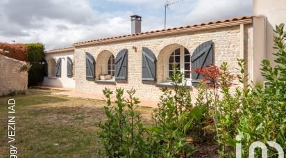 House 5 rooms of 173 m² in Sainte-Soulle (17220)