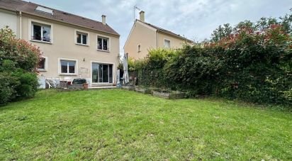 House 6 rooms of 110 m² in Rambouillet (78120)